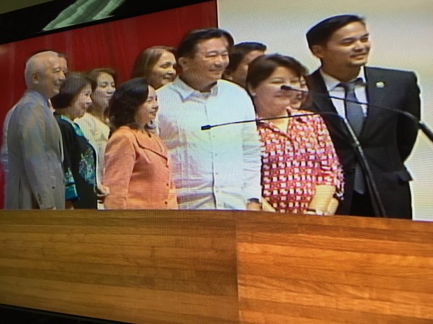 Former president and now Pampanga Rep. Gloria Macapagal Arroyo took her oath as deputy speaker before Speaker Pantaleon Alvarez on Monday. Photo by Marc Jayson Cayabyab