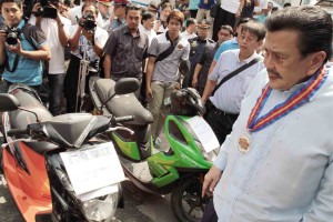 Manila Mayor Joseph Estrada (INQUIRER FILE PHOTO/NIÑO JESUS ORBETA)