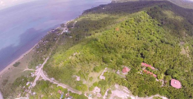 A CONFLICT between land reform beneficiaries and shareholders of a company that used to own Hacienda Tulungan (aerial view shown in photo) in the coastal town of Mulanay is among the agrarian disputes in Quezon’s Bondoc Peninsula district. DELFIN T. MALLARI JR