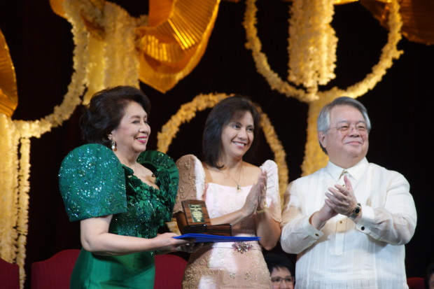 Ombudsman Morales receives her awards from Vice President Robredo and Ramon Magsaysay Chair Ramon Del Rosario. PHOTO by Gianna Francesca Catolico