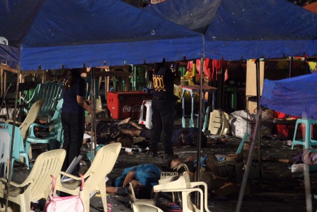 Scene of the crime operatives scour the bombed night market at Davao City for clues and evidence.  Fourteen were killed and some 67 were injured when an improvised explosive device exploded late Sept. 2, 2016. (Photo by KARLOS MANLUPIG/ INQUIRER MINDANAO)