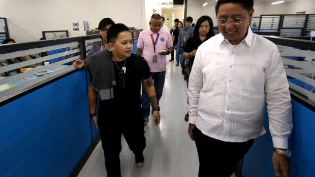 National Youth Commission chair and singer-songwriter Aiza Seguerra has slammed his former “Eat Bulaga” colleague Sen. Vicente “Tito” Sotto III for opposing the Department of Health’s (DOH) planned distribution of condoms in schools. INQUIRER PHOTO / RICHARD A. REYES