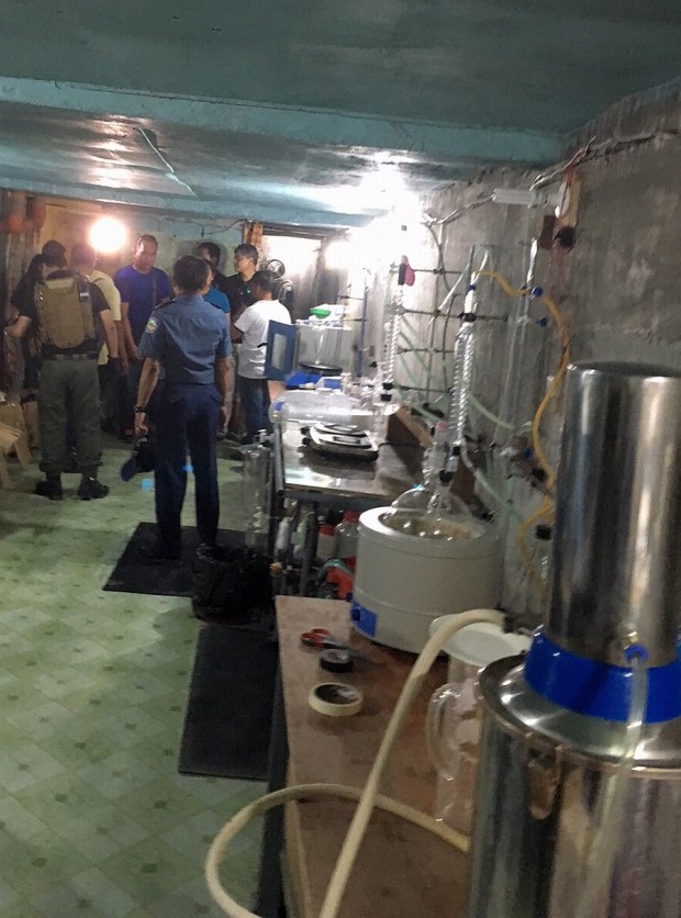 The police uncovered a suspected shabu laboratory beneath a piggery warehouse in the remote village of Balitucan in Pampanga’s Magalang town on Wednesday (Sept. 7). Photo by Tonette Orejas
