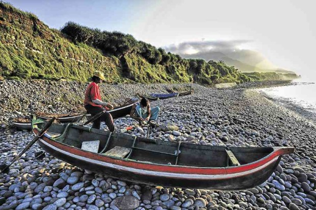 BATANES fishermen live off the seas and know how to deal with the storms that are regular occurrences  in their province. But Typhoon “Ferdie,” which tore through their homes, was considered as bad as 1987’s Typhoon “Neneng.”EV ESPIRITU/INQUIRER NORTHERN LUZON