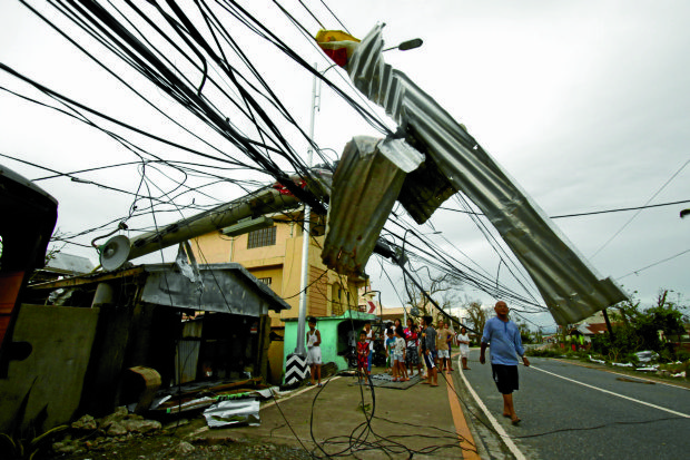 AFTERMATH SUPERTYPHOON LAWIN / OCTOBER 20, 2016Destroyed house along the swollen Pinancauanan River due to strong wind Supertyphoon Lawin along Campos St Tuguegarao, Cagayan.INQUIRER PHOTO / RICHARD A. REYES 