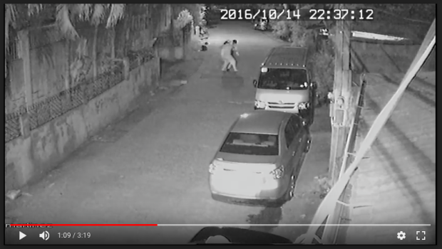 ROBBERY MURDER: Screenshot 3 of a barangay CCTV from Taguig City shows the stabbing attack on 18-year-old Nick Russel Oniot. (SCREENSHOTS COURTESY OF TAGUIG CITY POLICE)