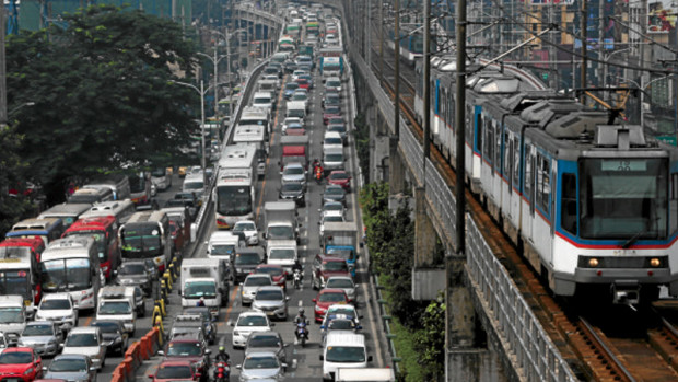 Traffic congestion along Edsa gets worse as Christmas nears. —EDWIN BACASMAS