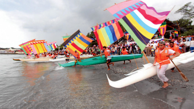 ZAMBOANGA REGATTA More than 200 mostly Badjao and Sama people join the regatta, one of the 78 events of the Zamboanga Hermosa Festival 2016. —JULIE S. ALIPALA