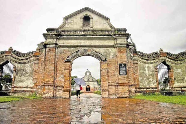 Spanish-era arch welcomes visitors to Nagcarlan’s Underground Cemetery. —KIMMY BARAOIDAN