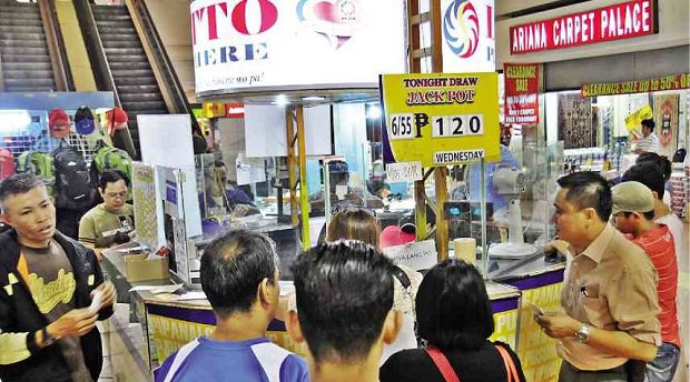 Lotto outlet of the PCSO (INQUIRER FILE PHOTO)