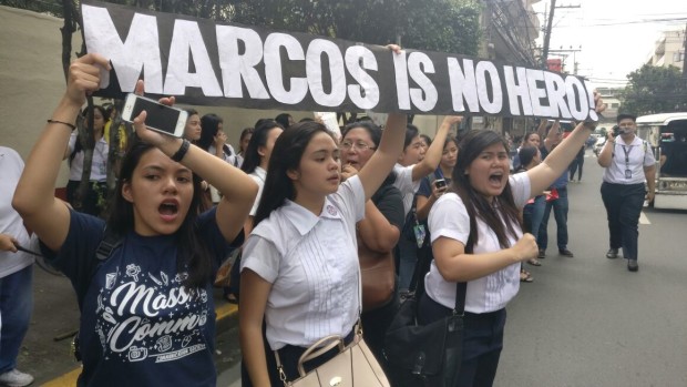 Students of St. Scholastica hold a noise barrage along Leon Guinto, Manila. Photo by Rem Zamora/INQUIRER