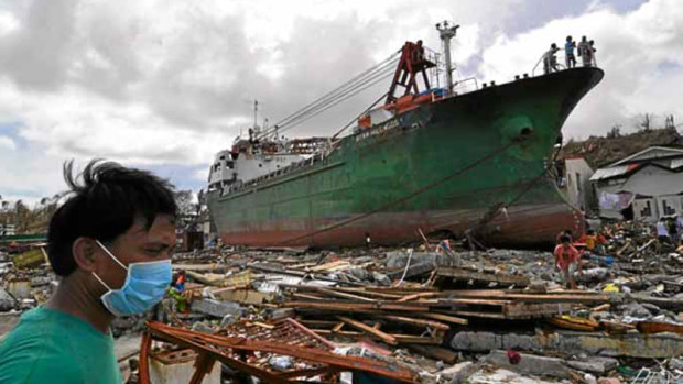 PICTUREOF DEVASTATION The fury of Supertyphoon “Yolanda” sent a cargo ship hurtling inland in Tacloban City. —RICHARD A. REYES