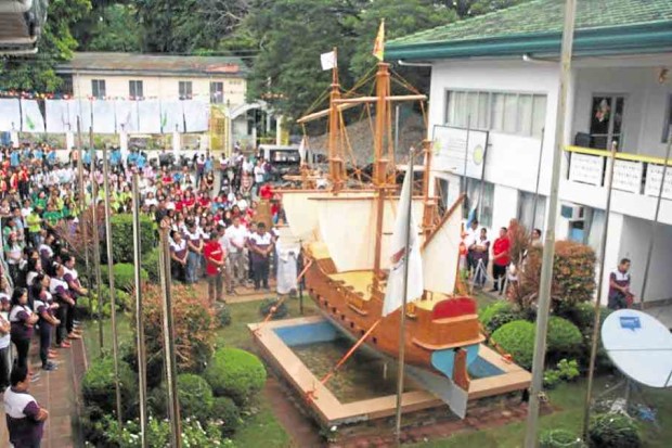 NEWEST LANDMARKOfficials of the resort town of Puerto Galera in Oriental Mindoro unveil a replica of a Spanish galleon at the municipal hall grounds. Puerto Galera, which celebrated its 89th founding anniversary on Dec. 7, is an ancient trading port. —CONTRIBUTED PHOTO