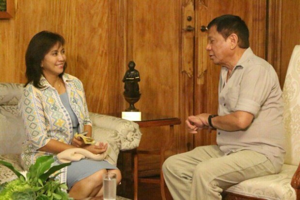  President Rodrigo Duterte and Vice President Leni Robredo meet for the first time in Malacañang. (INQUIRER FILE PHOTO)
