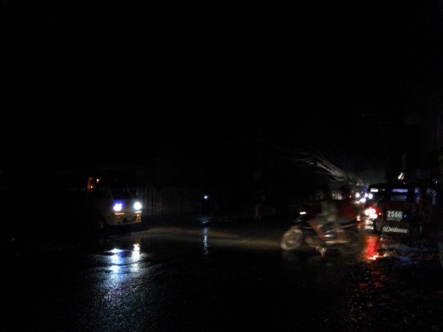 The almost 21-hour power outage is leaving Bohol province in the dark on Saturday. Leo Udtohan/INQUIRER PHOTO