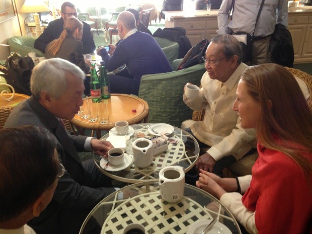 Communist Party of the Phlippines founder Jose Maria Sison and Foreign Affairs Secretary Perfecto Yasay Jr. are seen having a coffee break during the third round of peace talks between the Philippine government and the communist rebels in Rome, Italy, on Jan 19, 2017. (Photo contributed by Atty. Edre Olalia, counsel of the communist negotiator National Democratic Front of the Philippines)