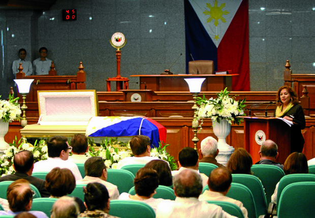 Daughter Lila Shahani speaks during the necrological service in honor of the late Senator Leticia Ramos-Shahani at the session hall of the Senate in Pasay City. INQUIRER PHOTO / RICHARD A. REYES 