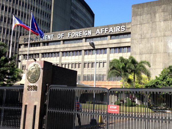 DFA main building in Pasay City on temporary lockdown; Locsin to isolate