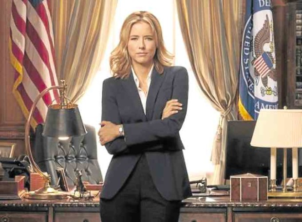 HANDS OFF Téa Leoni portrays an official who takes a stand in “Madam Secretary.”