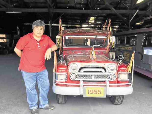 Edgardo Sarao proudly continues the legacy of his father, a “kutsero” who went into auto mechanics and popularized the “King of the Road.”—JOVIC YEE