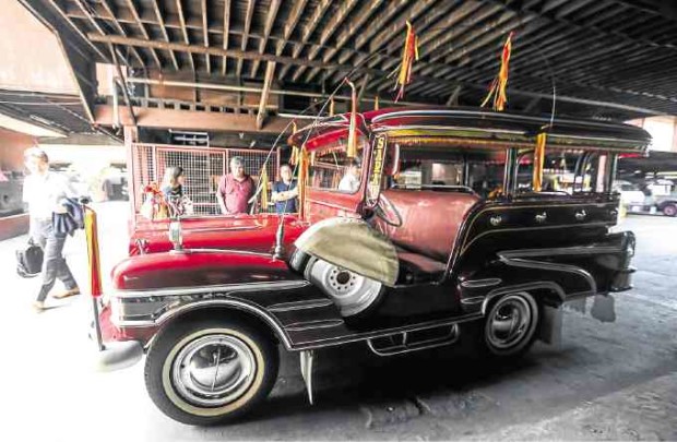 Customized jeepneys take shape at the Sarao Motors workshop in Barangay Pulang Lupa, Las Piñas City, including a “retro”model based on the first units produced by the company founder Leonardo Sarao in the 1950s.—PHOTO BY LYN RILLON
