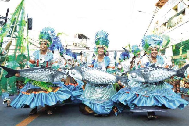 Participants in the Gilon-gilon street dancing competition liven up the celebration of Dagupan City’s Bangus (Milkfish) Festival. —RAY ZAMBRANO