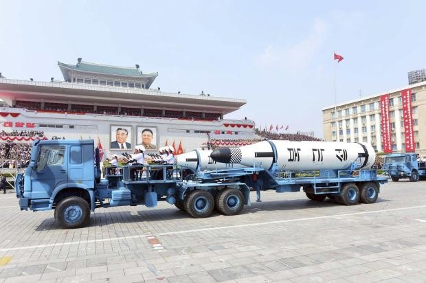 Chinese truck carrying North Korean missile - 15 April 2017