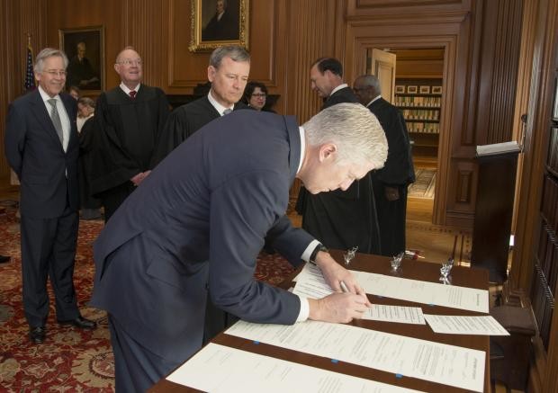 Neil Gorsuch signs Constitutional Oath - 10 April 2017