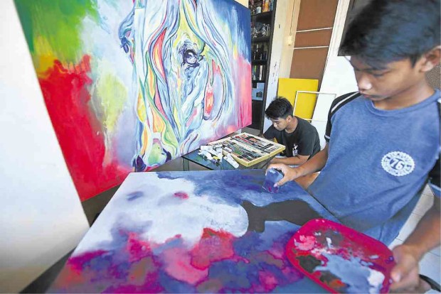 Young artists keep the art and culture scene alive in Luna. 