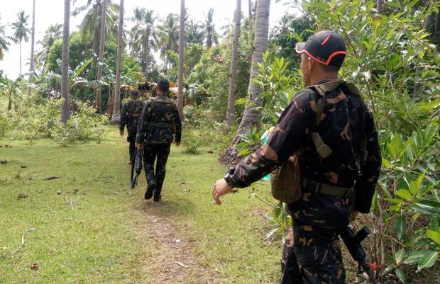 Army troops on Pangangan Island - 12 May 2017
