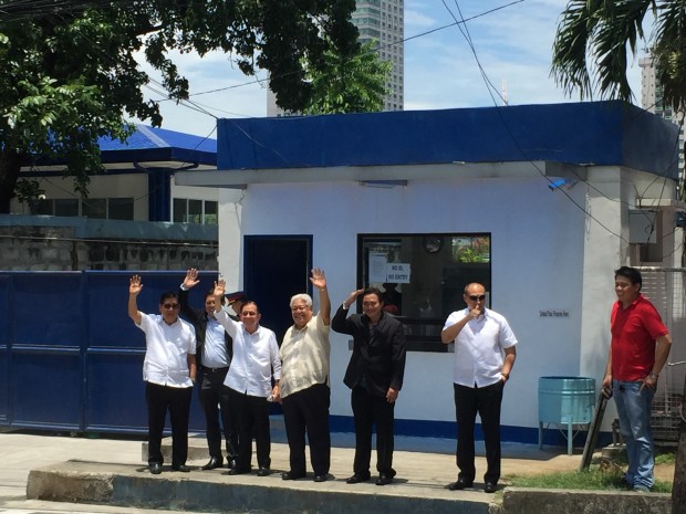 Members of the House of Representatives’ minority bloc dubbed as the "Magnificent 7" wave at reporters and cameramen after visiting Senator Leila de Lima at the PNP Custodial Center. JULLIANE LOVE DE JESUS/INQUIRER.net