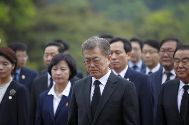 Moon Jae-in at National Cemetery in Seoul - 10 May 2017