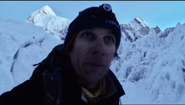 Solo climber arrested after scaling Mt. Everest without permit ...