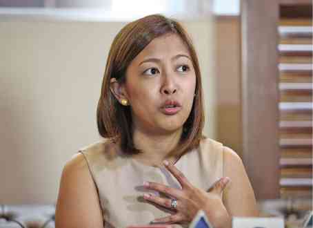 Abby leads distribution of ‘Air Binay 2.0’ for over 90K Makati public school students