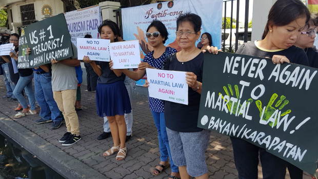 Protetsters in Iloilo vs martial law