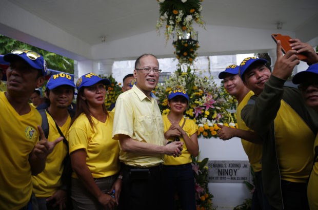 Aquino Supporters Ml Survivors Remember Democracy Icon Inquirer News 4663