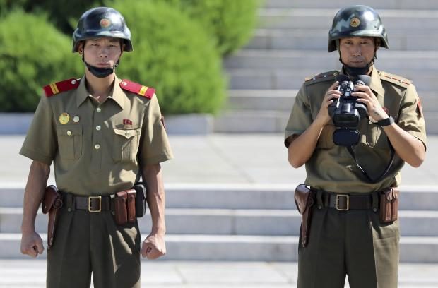 North Korean soldiers at DMZ - 26 August 2017