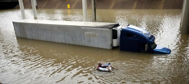 Submerged truck in Houston - 27 August 2017