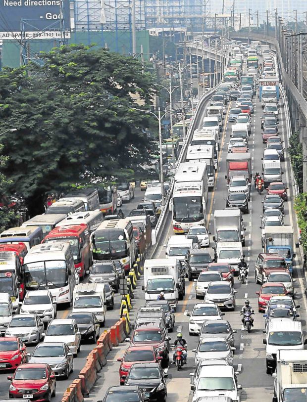 Coming soon: An Edsa free of bus terminals —Inquirer photo