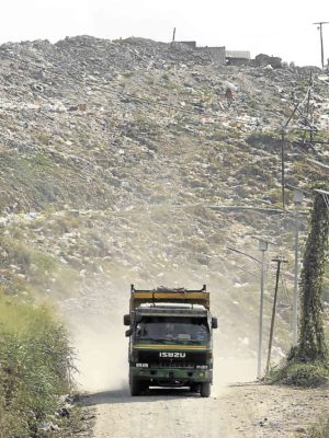 Garbage trucks’ new destination: Rodriguez, Rizal landfill   —NIÑO JESUS ORBETA