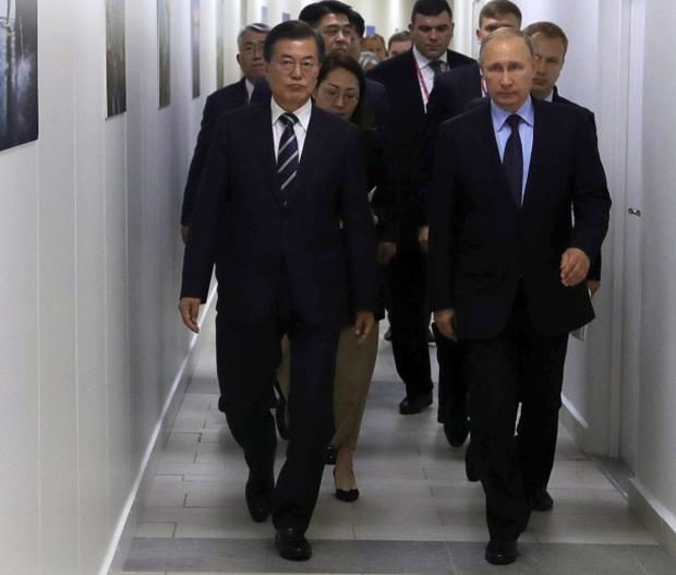 Moon Jae-In and Vladimir Putin - Eastern Economic Forum - Vladivostok - 6 Sept 2017