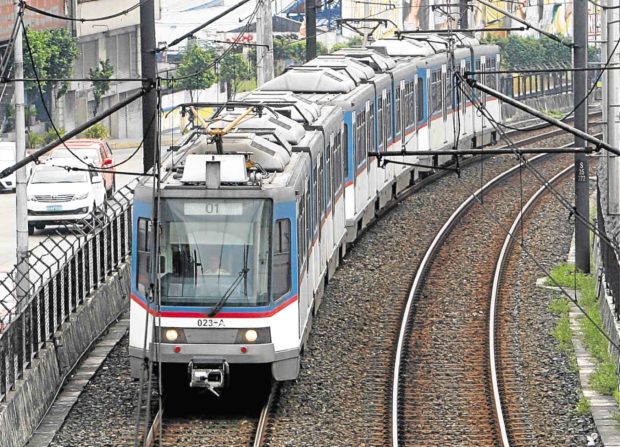 MRT-3 operation stops for nearly 10 mins due to smoke from a train