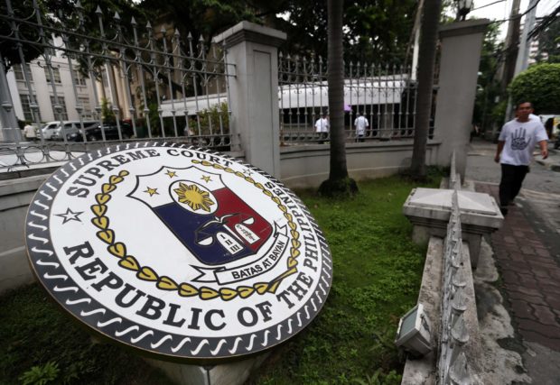 SC temporarily stops admission test for aspiring law students--source