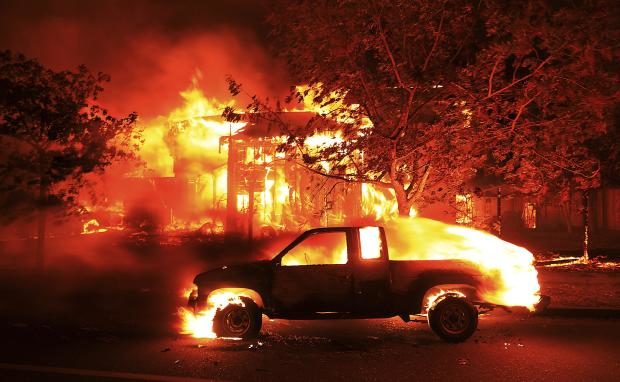 Burning pickup in California wildfire - 9 Oct 2017