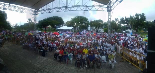 Duterte supporters - Plaza Independencia - Cebu City - 7 Oct 2017