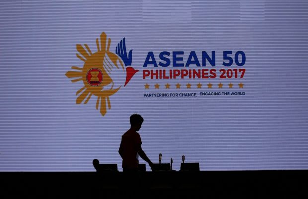 ASEAN 2017/ APRIL 24,2017 Workers prepare for the 30th ASEAN summit meeting at the International Media Center in Conrad Hotel in Pasay City, April 24,2017. INQUIRER PHOTO/JOAN BONDOC