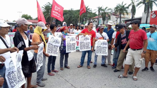 Central Luzon farmers marched on Tuesday (Oct. 24) to the Clark Freeport to condemn the killings of 91 peasants since the President started his term in 2016. Clark is hosting a meeting of defense ministers of the Association of Southeast Asian Nations. President Duterte was scheduled to visit Clark on Tuesaday afternoon. CONTRIBUTED PHOTO
