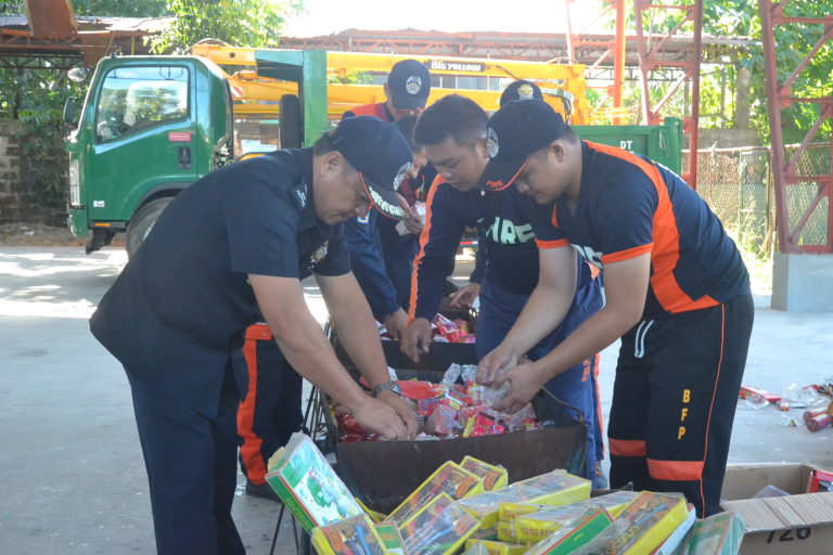 P500,000 worth of firecrackers destroyed following Tarlac raid ...