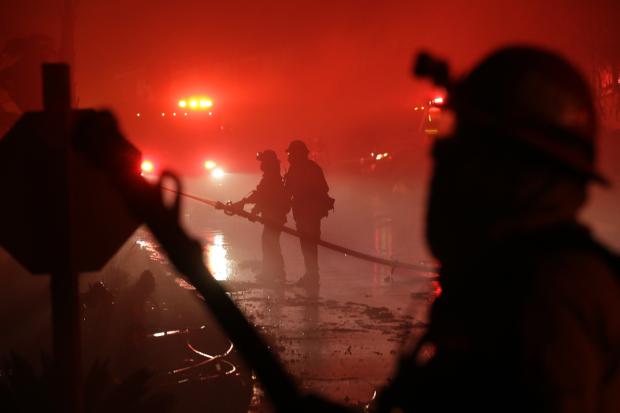 Firefighters in Fallbrook in California - 7 Dec 2017