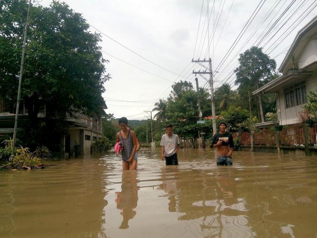 Loboc town in Bohol still flooded on 2nd day of 2018 | Inquirer News